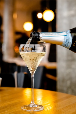 R14, БОКАЛ ИГРИСТОГО PROSECCO DECORDI AM 2.jpg