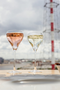 R14, РОЗОВОЕ ПРОСЕККО ROSE BRUT AM И PROSECCO DECORDI AM В БОКАЛАХ 8.jpg