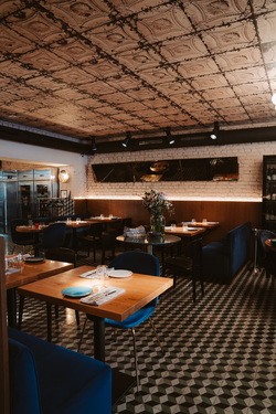 MINE WINE, INTERIOR OF THE RESTAURANT (19).jpg