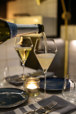 MINE WINE, DETAILS OF INTERIOR OF THE RESTAURANT (72).jpg