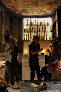 MINE WINE, ATMOSPHERE OF THE RESTAURANT (6).jpg