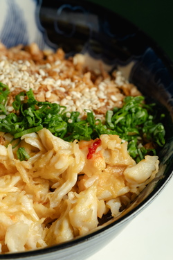 ВОК С ЖАРЕНЫМ РИСОМ, С КРАБОМ И ЯЙЦОМ