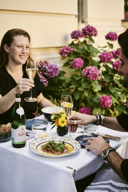 ATMOSPHERE OF THE RESTAURANT MINE WINE BERLIN