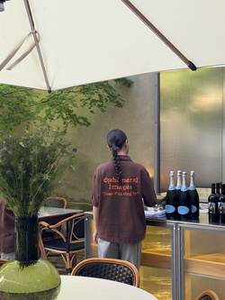 ATMOSPHERE OF RESTAURANT