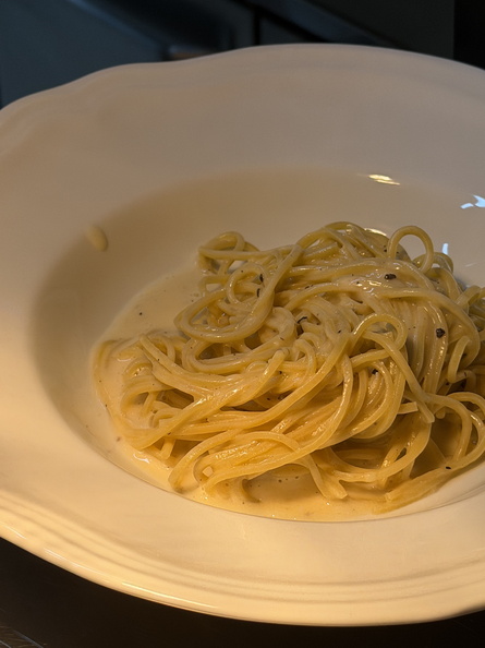 MINA TBILISI, TONNARELLI CACIO E PEPE.jpg