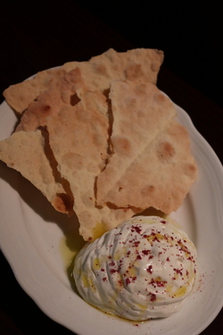 COMPLEMENT - CRISPY WITH WHIPPED CREAM CHEESE