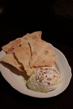 COMPLEMENT - CRISPY WITH WHIPPED CREAM CHEESE