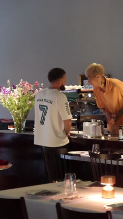 ATMOSPHERE OF RESTAURANT